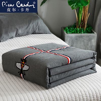 皮爾卡丹家居用品加盟分析 機(jī)遇與挑戰(zhàn)并存